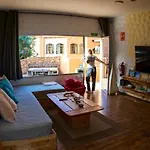 Wellenkind Surfschool Albergue *