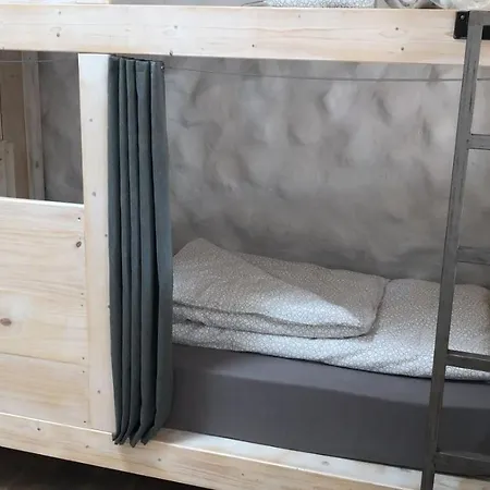 Wellenkind Surfschool ホステル *