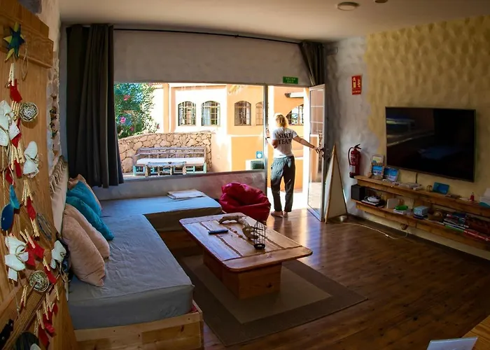 Wellenkind Surfschool بيت شباب *